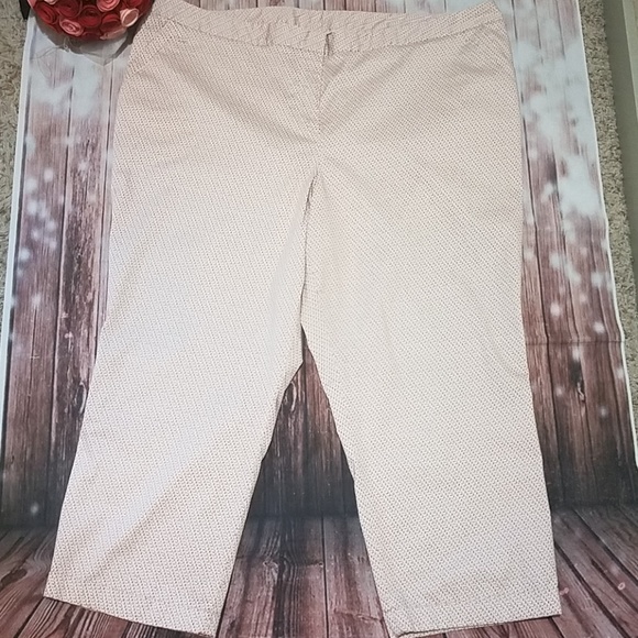 Lane Bryant Size 26 Cropped Pants - Picture 3 of 9